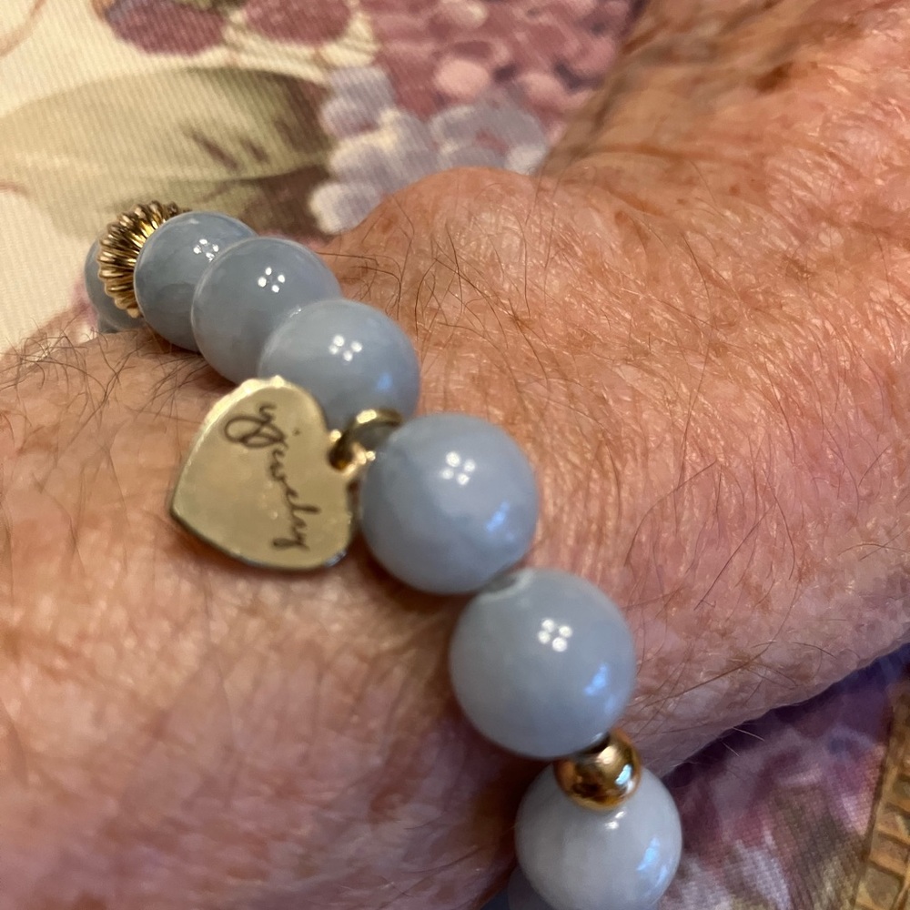 ANGELITE STONES BEAUTIFUL LIGHT BLUE WITH GOLD HEART AND SPACERS - Picture 5 of 13